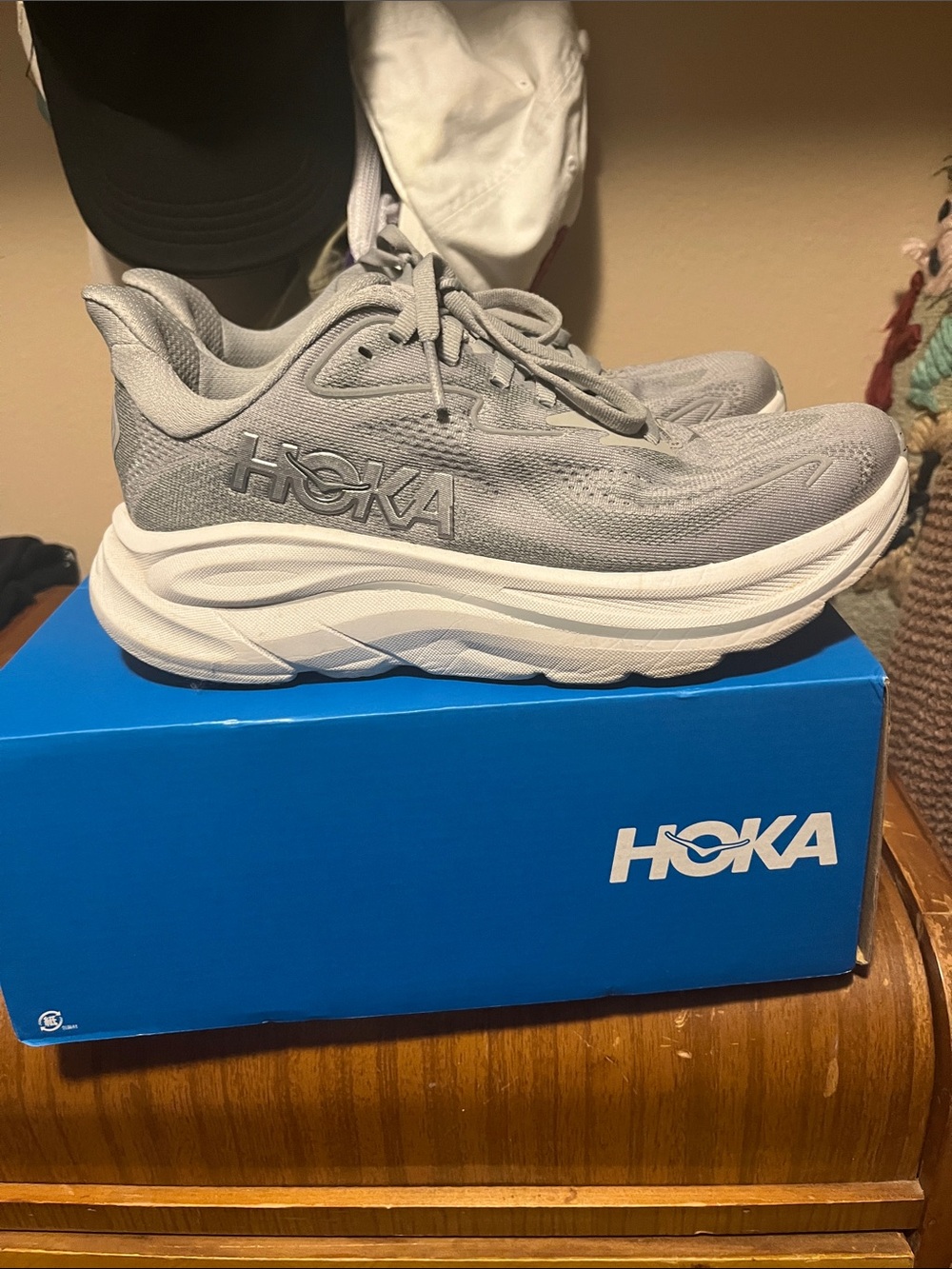 7.5 Hoka Clifton 10 Shoe- glacier grey